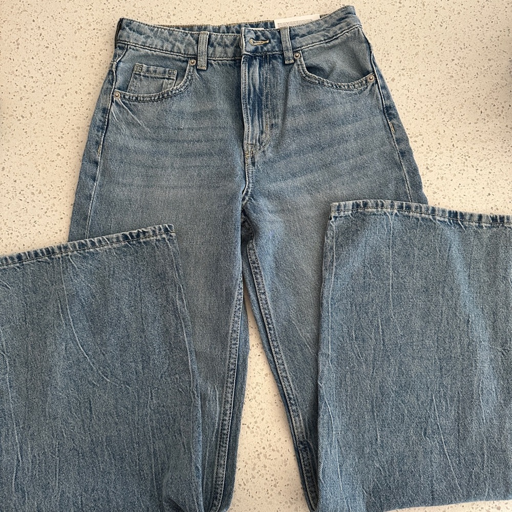 H&M Light Blue High-Waist Jeans